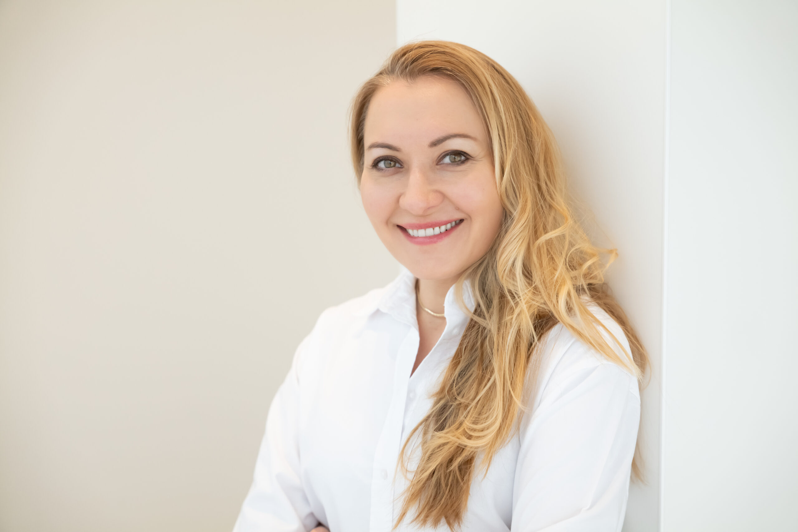 Portrait der Dermatologin Dr. med. Alena Höfemann